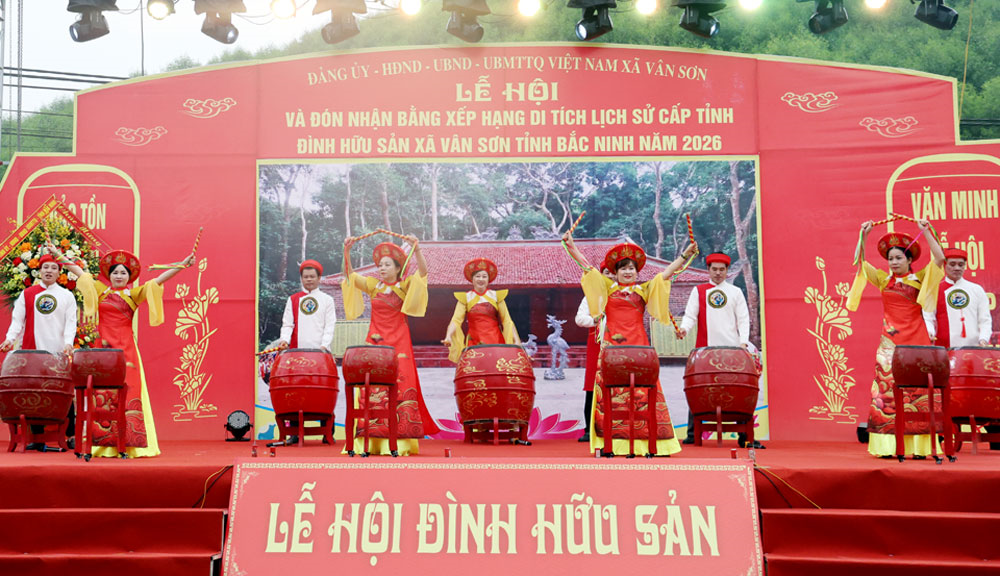 Đón nhận Bằng xếp hạng Di tích lịch sử đình Hữu Sản